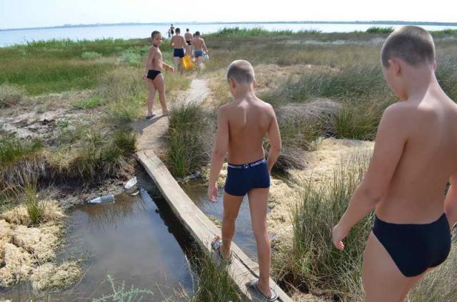 2012 tigrenok - kupanie na sakskom solenom ozere 008